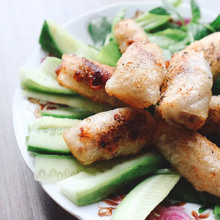 Góc ngồi cạnh cửa sổ